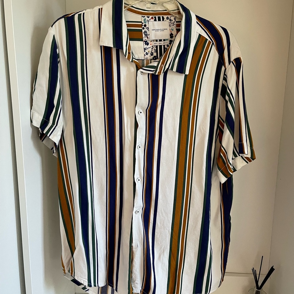 Short sleeve button down - Picture 4 of 5